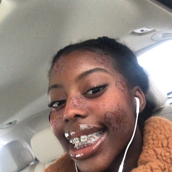 Meet your Posher, Kristeen - Picture 1 of 1